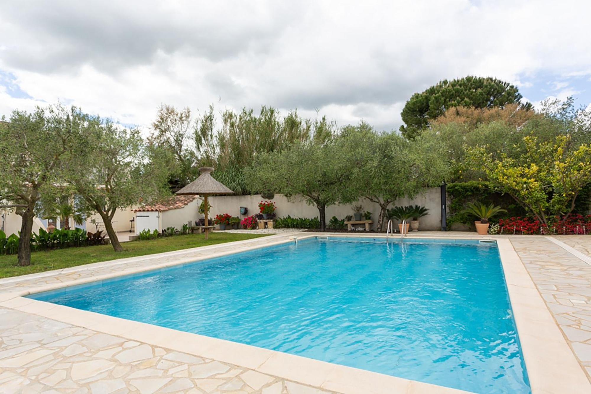 Apartment Cote Oliviers 6p - Appt Avec Piscine Partagee Beaucaire (Gard)